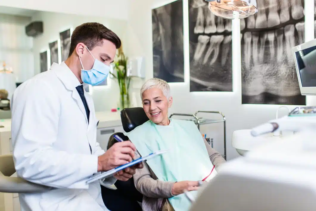 dentist-williamsburg-ny-consultation Patient during consultation with dentist near Williamsburg, NY